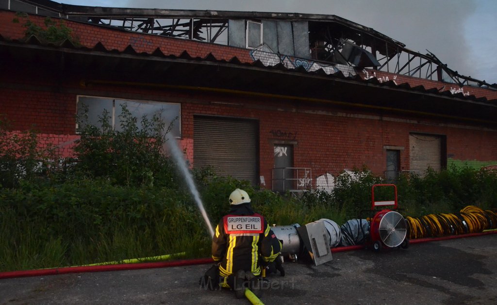 Grossfeuer Poco Lager Koeln Porz Gremberghoven Hansestr P358.JPG - Miklos Laubert